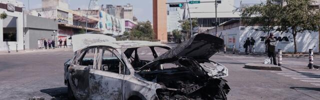 Čuveno letovalište u plamenu! Turisti zarobljeni u hotelima dok karteli DIVLJAJU gradom nakon ubistva El Menča