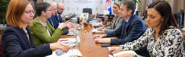 MINISTAR GLIŠIĆ NA SASTANKU SA AMBASADORKOM NEMAČKE O aktuelnim investicijama i novim zajedničkim projektima