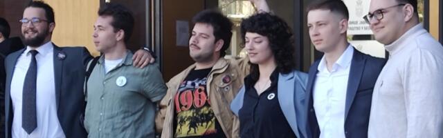 Protest podrške studentima optuženim za pripremu rušenja ustavnog poretka Srbije, suđenje odloženo
