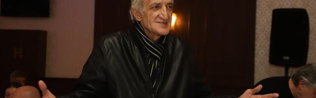 Kumovi spremili kovertu: Kod Kodića stigao čuveni par, s njima sin kog nikad ne viđamo