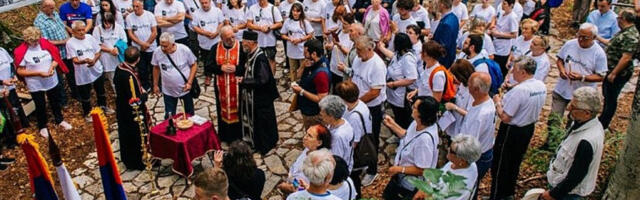 На Велебиту служен помен за убијене Србе у усташком Госпић-Јадовно-Паг