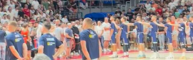 Ovako je Pionir dočekao himnu BiH, posle krenula "Bože pravde", srpska trobojka se viorila