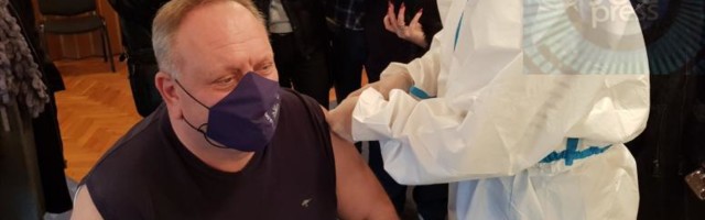 Vakcinu primio i gradonačelnik Leskovca