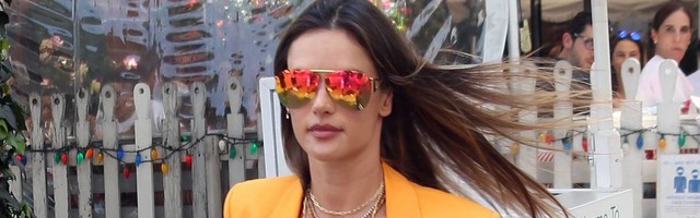 Alessandra Ambrosio dominira u hit modnom komadu - a evo kako da kopirate njen look