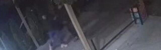 GRUPA MALOLETNIKA NA JEDNOG! Tuča u Vinči NAJMLAĐI MEĐU NJIMA TEŠKO POVREĐEN