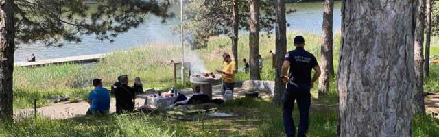 Kragujevački vatrogasci spasioci danas obilazili izletišta i razgovarali sa građanima