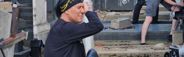 Boki 13 utehu traži na grobu Marine Tucaković: Samo ga je ona razumela, a sada otkriva njenu tajnu