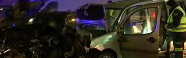 JEZIVE SLIKE IZ SUDARA U KNEZA MILOŠA Od automobila ostao samo zgužvani lim (FOTO)