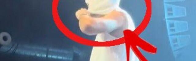 ZAHTEVAO DA UGASE KAMERE, A ONDA PRED SVIMA SKINUO MASKU! Misteriozni pevač napravio LOM u publici - ISPLIVAO TAJNI SNIMAK! (VIDEO)