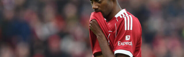 PROBLEM ZA LIVERPUL Napadač od 130 miliona slomio zglob, moguće da je završio sezonu