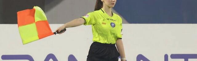 Ovo je devojka koja je fudbalski sudija, i zaludela je Italiju: Predstavljaju je kao veliki potencijal, a svi pričaju samo o njenim fotografijama na društvenim mrežama /FOTO/