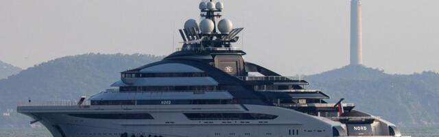 Ruska superjahta prozujala kroz Ormuski moreuz uprkos blokadi