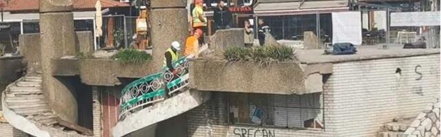 Počelo rušenje javnog toaleta u centru Novog Pazara