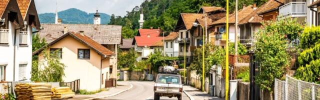 Mladići održali javni čas o Srebrenici (VIDEO)