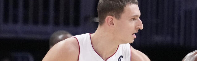 NESTVARAN POTEZ Evo kako je Nikola Jović bacio Dončića na parket (VIDEO)
