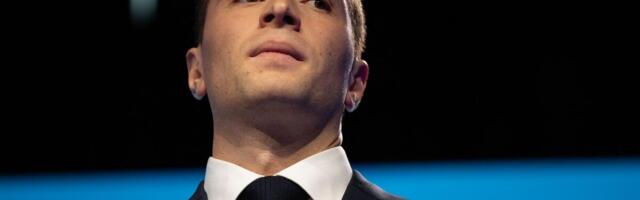 LEPOTAN ZA KOG SE ŠUŠKA DA JE SLEDEĆI PREDSEDNIK OBRISAO POD TRAMPOM! Sve mu je sasuo PRAVO U LICE, bez ZADRŠKE!