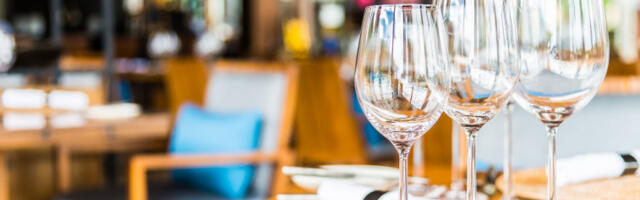 Веће цене услуга у ресторанима и хотелима у децембру