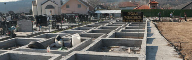 Гробље изграђено на приватној парцели