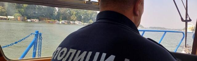 Tragedija u Borči: Otišao da peca, upao u vodu i utopio se