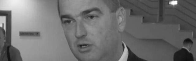 "JUČE MU JE BIO ROĐENDAN, DA DRAGI BOG DA SNAGE PORODICAMA" Građani se opraštaju od poslanika Srđana Todorovića koji je poginuo sa ženom i detetom (FOTO)