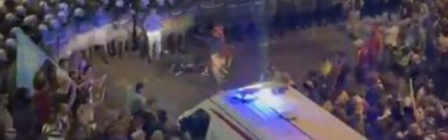 Ko nije dozvolio Hitnoj pomoći da prođe - građani ili policija?