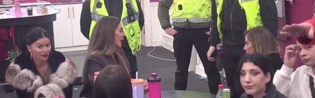 ŽESTOKO SUOČAVANJE MILENE KAČAVENDE I ANE ĆURČIĆ! Pale teške reči i uvrede, reagovalo obezbeđenje (FOTO)