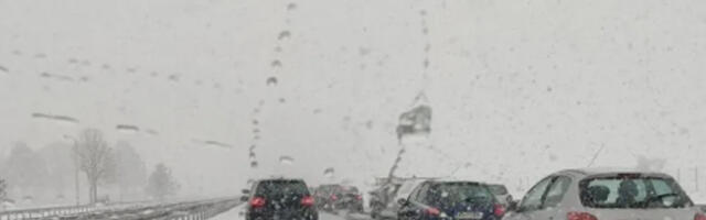 Apel MUP-a vozačima: Naredna četiri dana kritična, ne krećite na put bez preke potrebe