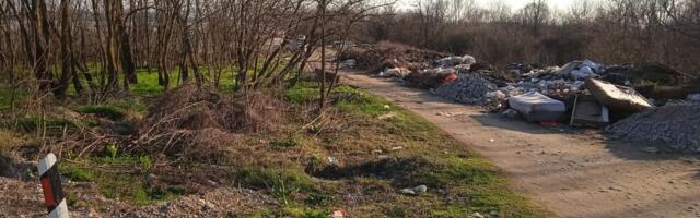Čitaoci javljaju: Deponija na reci Jablanici, od Donjeg Stopanja prema Vinarcu, nadležni ne reaguju