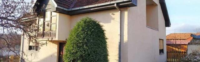 KUĆA OD NEVEROVATNIH 735 KVADRATA NA POKLON OD DRŽAVE SRBIJE! U njoj budućnost stvara Bogdan od 18 godina! Krkobabić: Oživelo još 95 domaćinstava u 64 sela FOTO