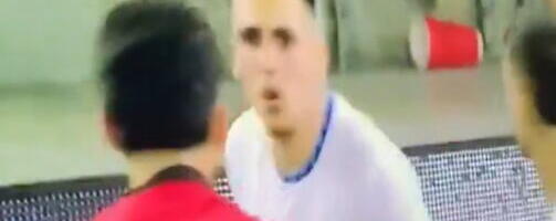 ALBANAC POLUDEO, PA HTEO DA BIJE IZRAELCA! Zbog jednog poteza je doživeo nervni slom - snimak iz Tirane je postao viralan! VIDEO