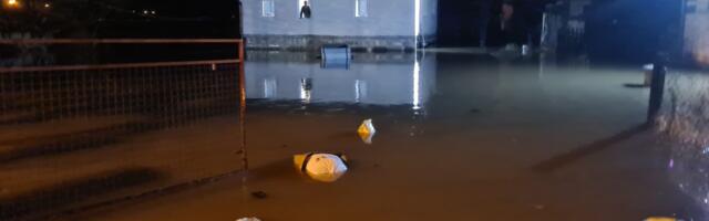 U Sjenici se izlila rijeka Grabovica, poplavljeno 40 kuća