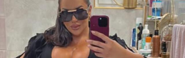 Grudi kao traktorske gume: Pevačica se transformisala, rođena majka je ne prepoznaje