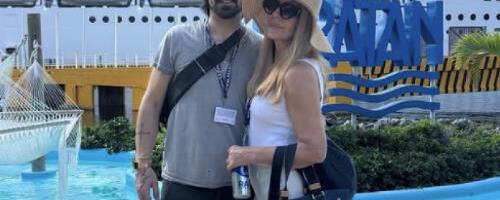 NESTVARNO KAKO VERICA RAKOČEVIĆ MOĆNO IZGLEDA U 78. GODINI! Skinula se u dvodelni kupaći, muž Veljko ne skida pogled sa njene zadnjice (FOTO)