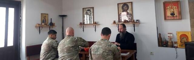 Tri američka vojnika iz KFOR-a prelaze u pravoslavlje: Krstiće se u manastiru na Kosovu i Metohiji