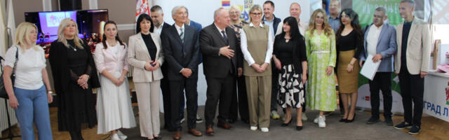 Udruženje koje postoji manje od dve godine uručilo trofej gradonačelniku Leskovca