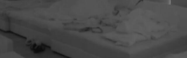 JAHALA GA DO IZNEMOGLOSTI! Vrela akcija Miljane i Bebice u punoj sobi, TRESLI SE ZIDOVI! (VIDEO)