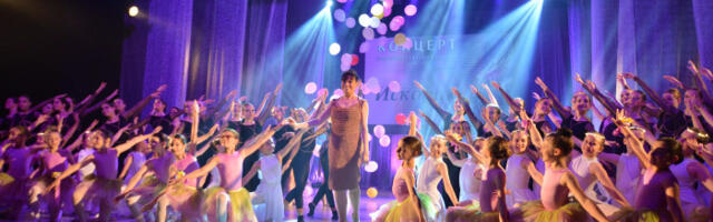 Izvanredan koncert baletskog studija “Adađo AS“ u prepunoj sali Kulturnog centra (FOTO)
