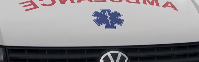 Dve nesreće u roku od sat vremena na Obrenovačkom drumu: Dve osobe povređene, Hitna intervenisala