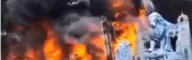 Gori glavna bina jednog od najpoznatijih festivala na svetu (FOTO/VIDEO)