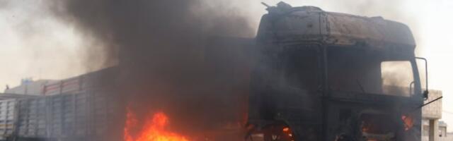 STRAVIČNA EKSPLOZIJA KAMIONA CISTERNE SA GORIVOM! Najmanje osam mrtvih, desetine kuća izgorele (FOTO)