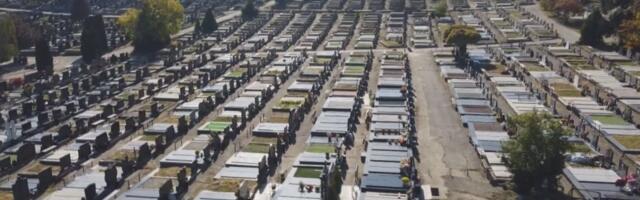 Bizarno: Miroslav legao u raku, a snimak objavio - Evo i zašto (VIDEO)