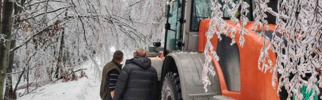 Monah zarobljen u snegu: Krenula akcija spašavanja (FOTO/VIDEO)