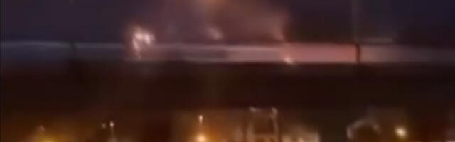 Šok snimak iz Čačka uznemirio javnost: Polivali most benzinom i palili ga tokom dočeka Srpske nove godine