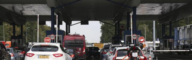 VELIKE KOLONE NA GRANICI SA HRVSTASKOM I MAĐARSKOM: Čeka se i do pet sati, a ovde je najveće zadržavanje!