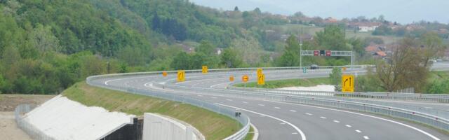 Na putevima moguća mestimična poledica, magla i odroni: Oglasli se "Putevi Srbije"