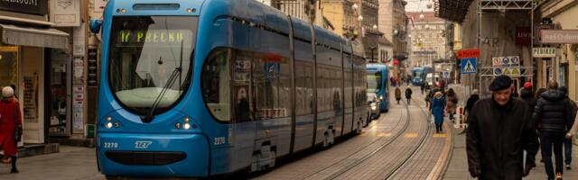 Vandalizovana pravoslavna crkva na Cvjetnom trgu u Zagrebu: Počinilac bacao stolice na vrata i ogradu