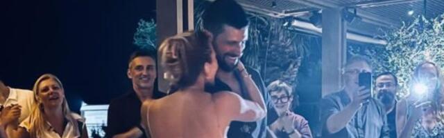 Novak priredio iznenađenje Jeleni za 40. rođendan: Prštali poljupci, zavirite na spektakularnu proslavu (VIDEO)