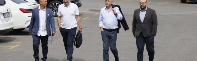 Sad lepo sve da objasniš! Prve fotografije: Ponoš stigao u policiju - mora da odgovara za laži o "zvučnom topu"