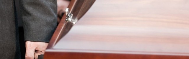 Ovaj Hrvat trebao je da sahrani majku, a kada je otvorio sanduk ugledao je telo nepoznate žene!