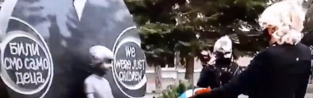 Studenti koji su postavili venac: Osuđujemo postupak Kisić i Vesića